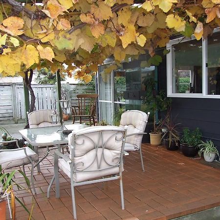 Wellesbourne Homestay B&B Palmerston North Exterior foto